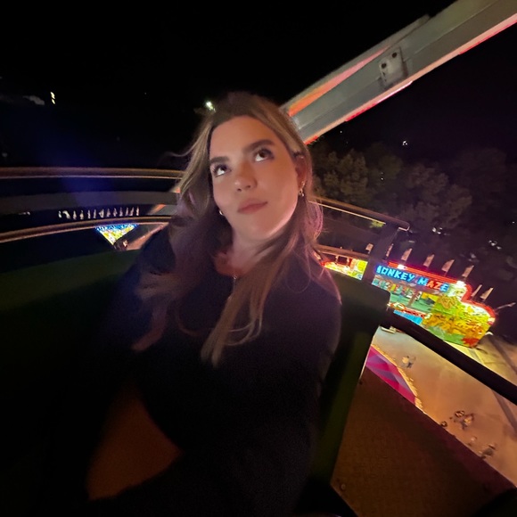 Meet your Posher, Viv - Picture 3 of 5